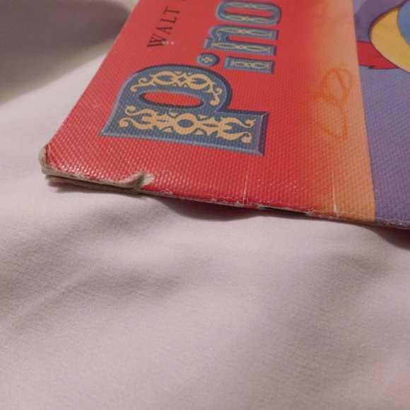 WALT DISNEY'S PINOCCHIO BOOK LINEN LIKE 2006 COLLECTIBLE - Picture 4 of 8